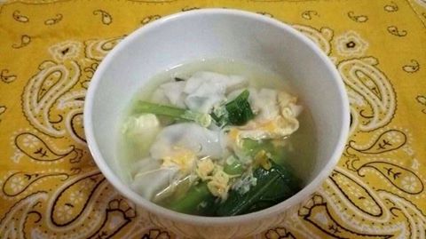 餃子と小松菜の卵スープ