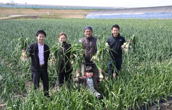 塩玉ねぎ農家　子出藤さん